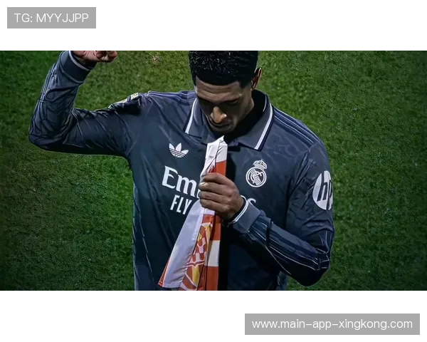 皇马贝林厄姆禁区内潇洒抽射，动作干净利落，展现世界级球技